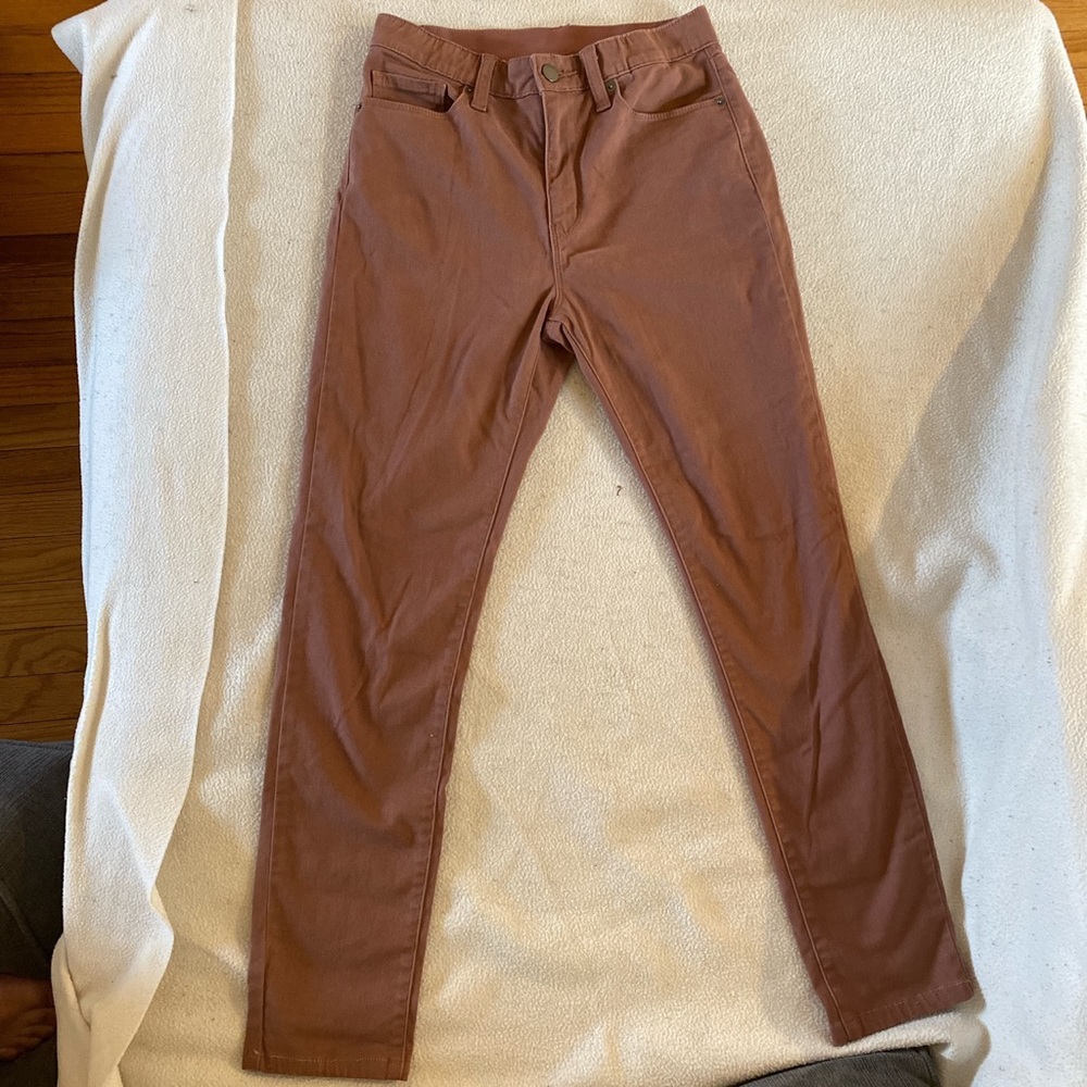mauve Uniqlo jeggings